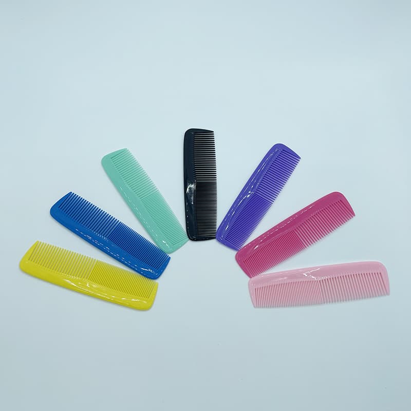 Mini portable hair comb, colorful mini comb, hotel daily use comb, thickened and fine-toothed comb, small plastic comb.
