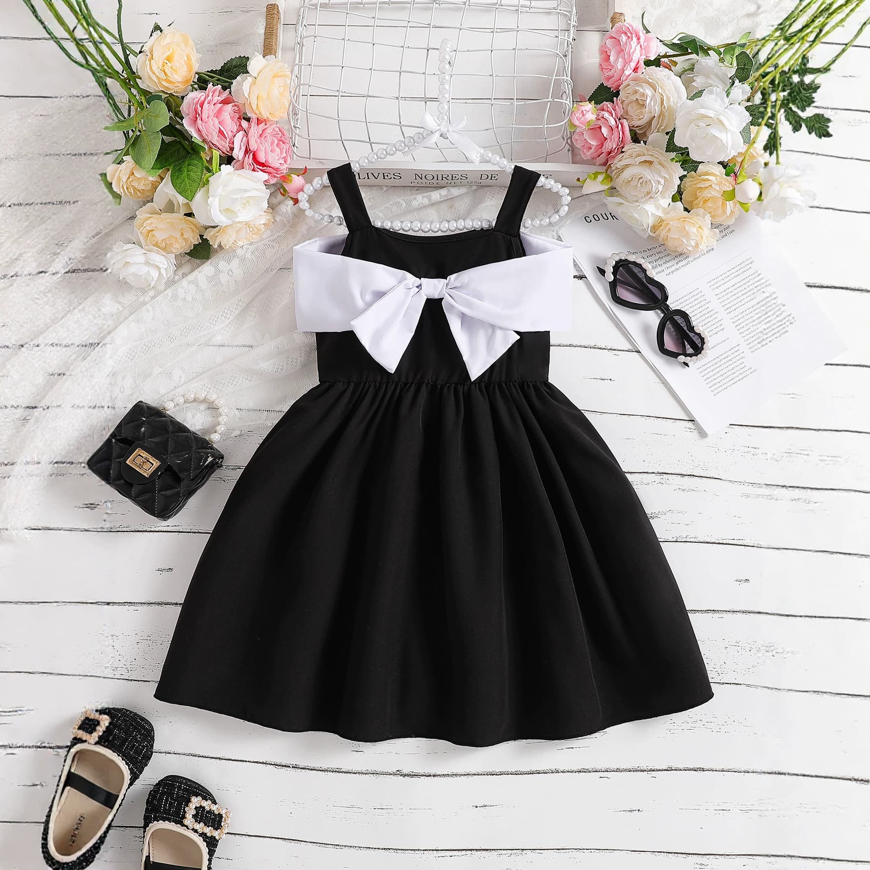 Girls' Black and White Big Bow Suspender Dress Summer New Style Kidsren's Elegant Waist-Cinching Birthday Party Princess Dress