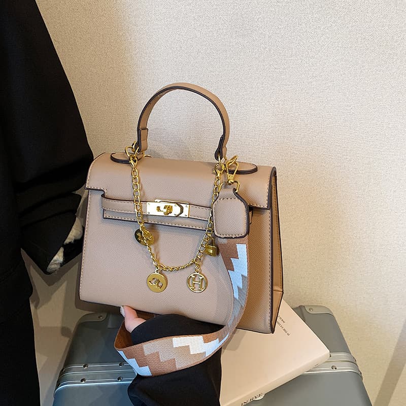 New Cross-border Handheld Kelly Bag Shoulder Bag for Women Premium Light Luxury Niche Crossbody Bag for Commuting