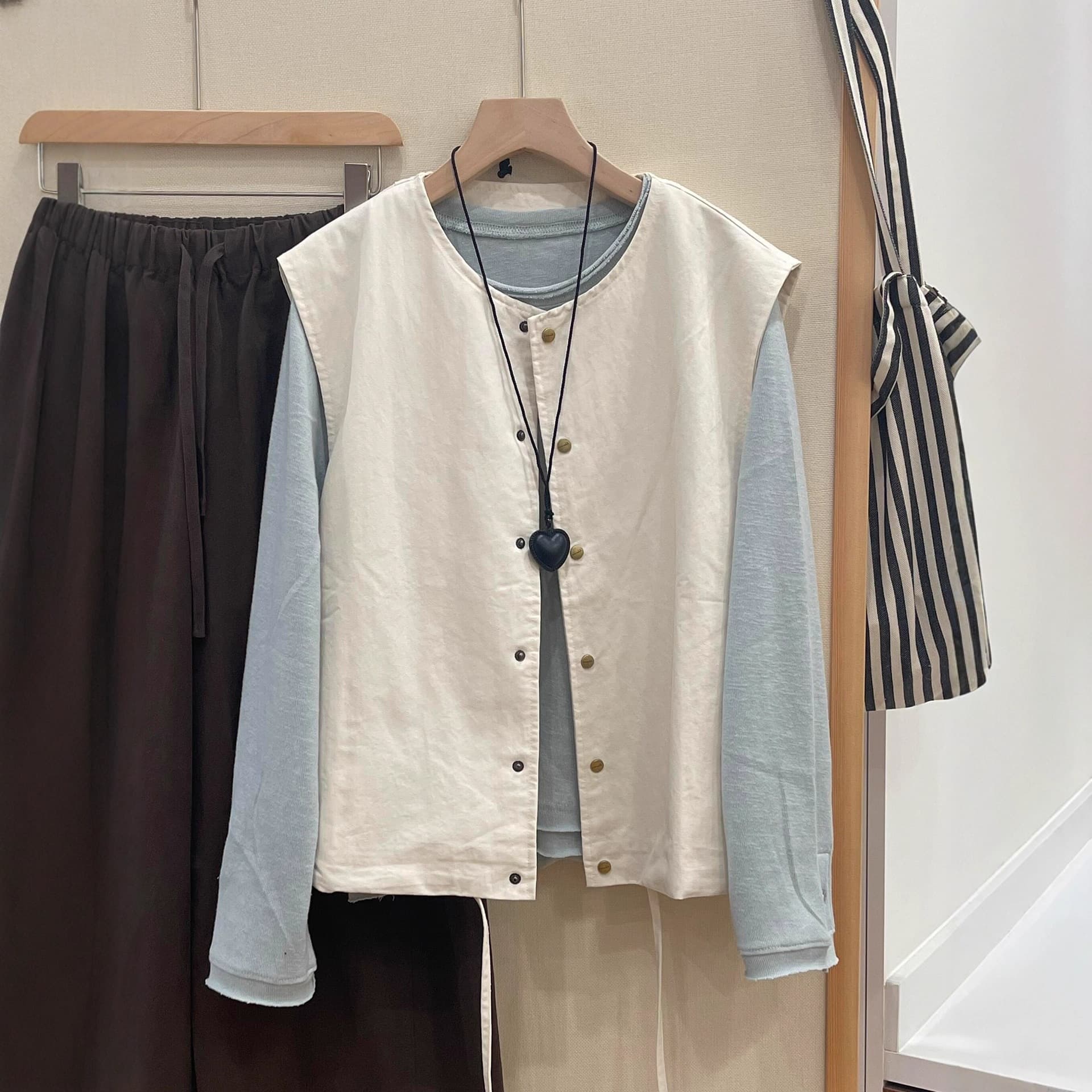 2025 Popular Korean-style Minimalist Versatile Vest, Women's Early Autumn Layering Loose Waistcoat Casual Top