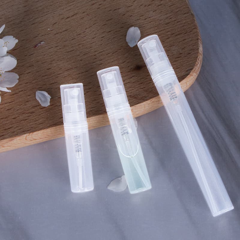 Spot wholesale 2ML3ML5ML buckle perfume pen perfume bottle plastic spray bottle sub-bottle trial pack