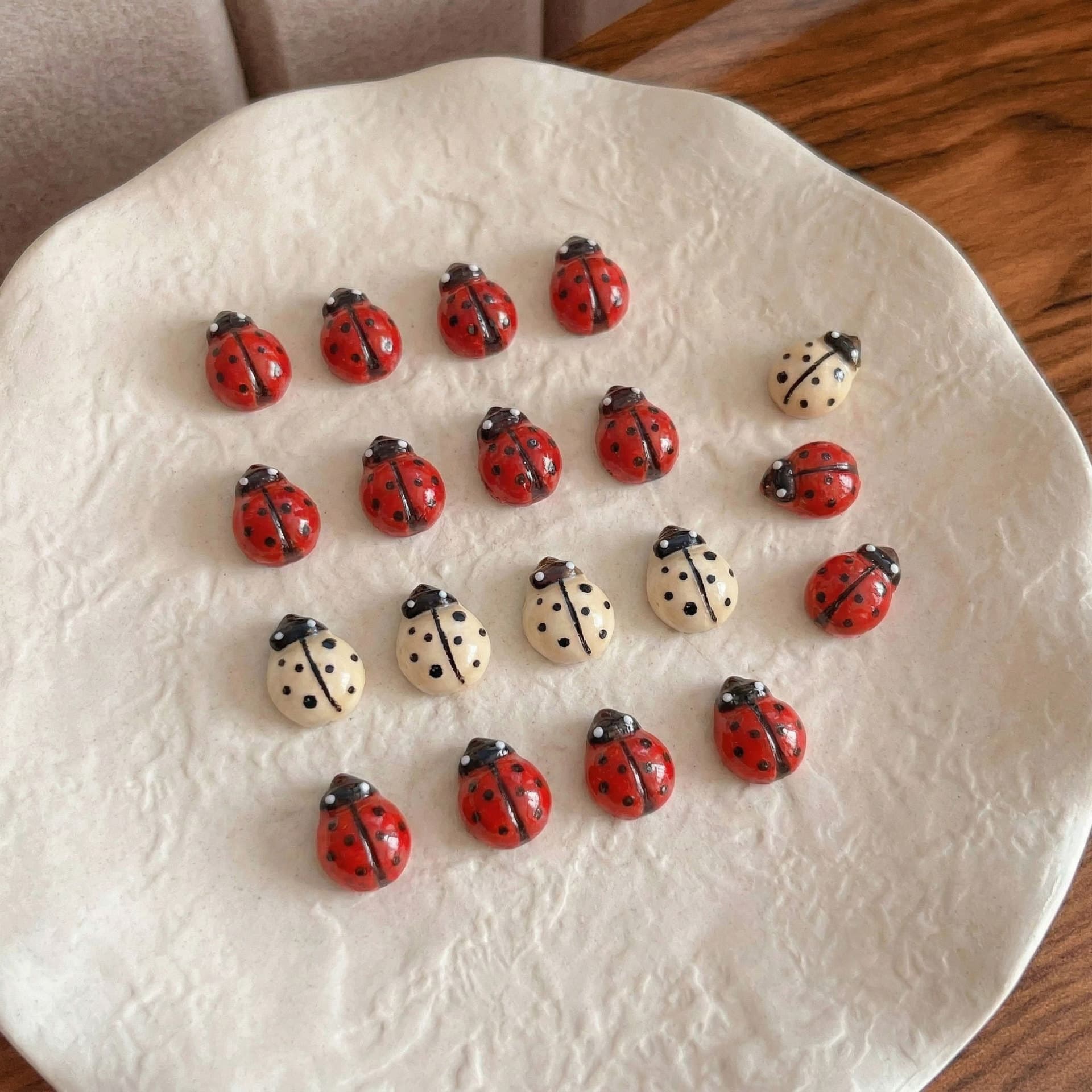 Cross-border nail art accessories Seven-star ladybug nail art accessories insect wear nails diy earrings hairpins decorative trinkets