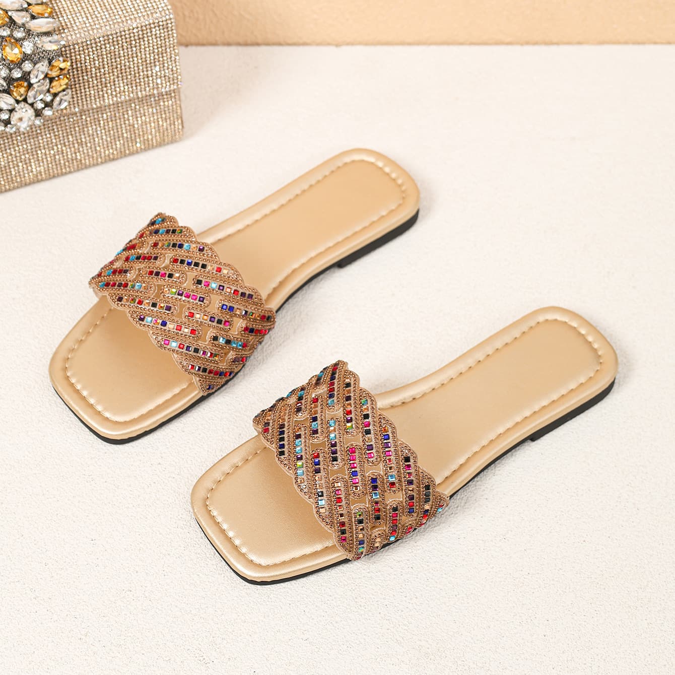 Colorful Rhinestone Flat Slippers for Women 2026 Summer New Style Flat Round-Toe Low-Heel Open-Toe Large Size Sandals