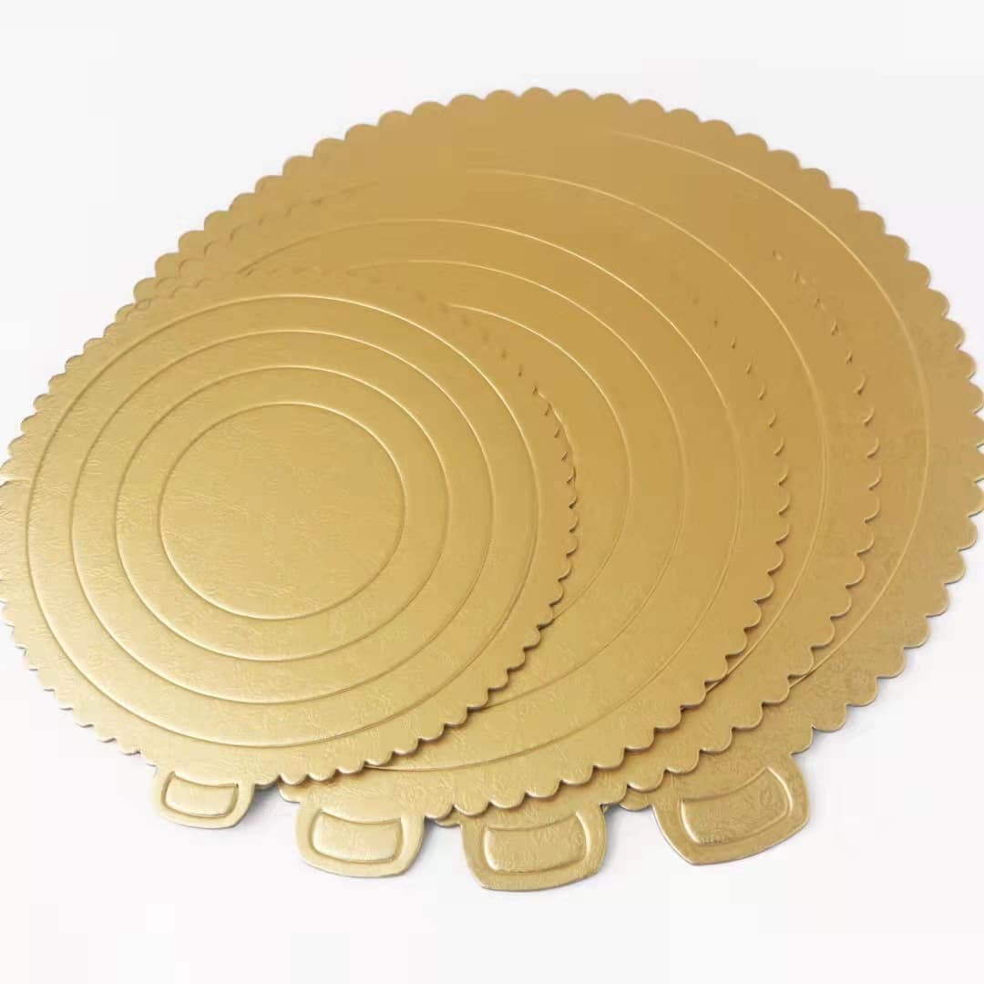 Disposable round mousse baking cake tray with handle and lace trim, thickened gold cake mat, multiple sizes available.
