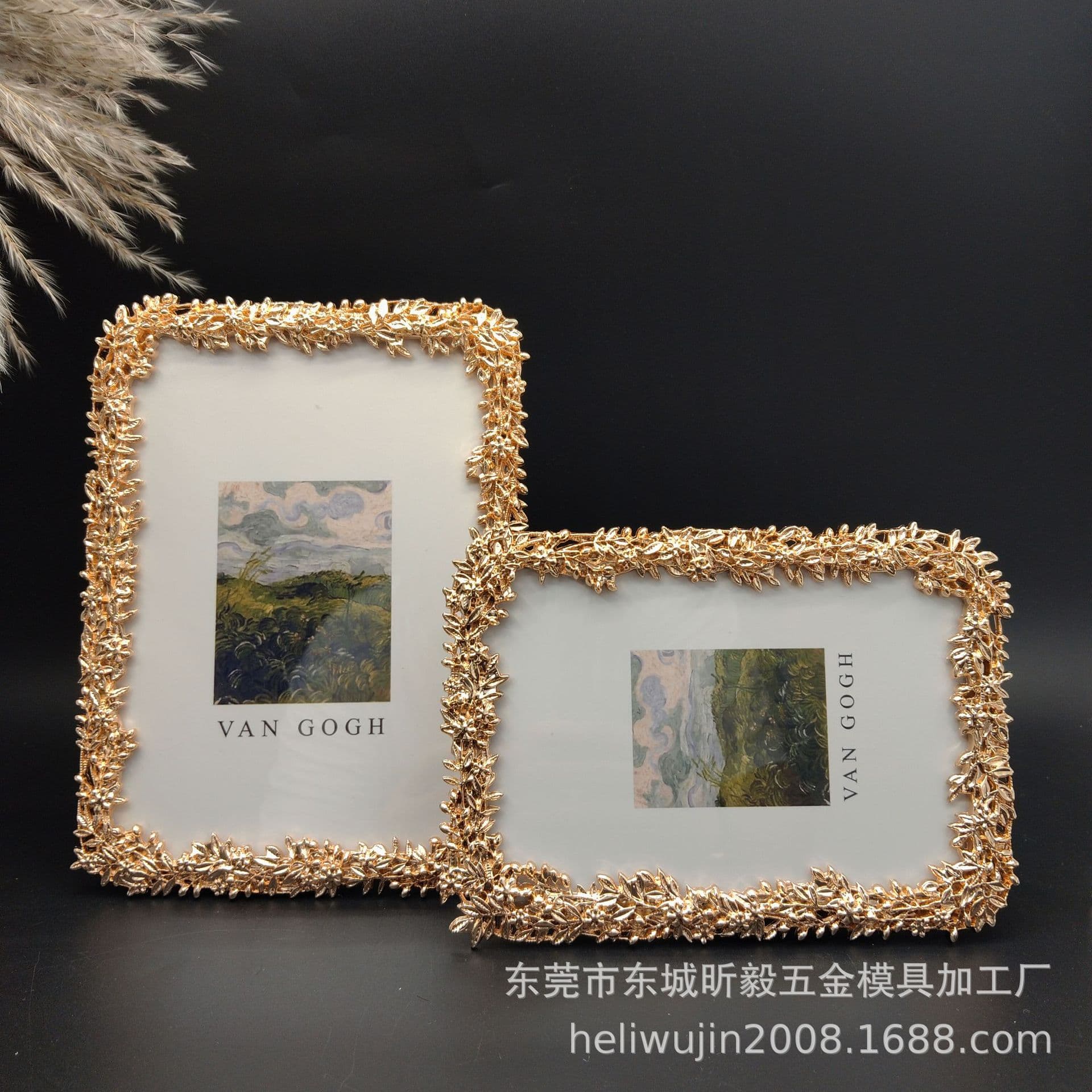 Eco-friendly Original 3D Fashionable Minimalist Light Gold Metal Photo Frame Stand, Studio Photo Frame, Alloy Photo Frame