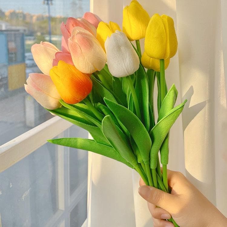 Tulip artificial flowers, simulated flower arrangements, biomimetic floral art, living room decorations, dried flowers, preserved flowers, high-end, light luxury bouquets.