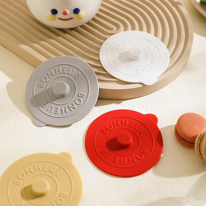 Popular cross-border e-commerce product: Simple, food-grade silicone cup lid, dustproof, leakproof, multi-functional mug/ceramic cup lid.