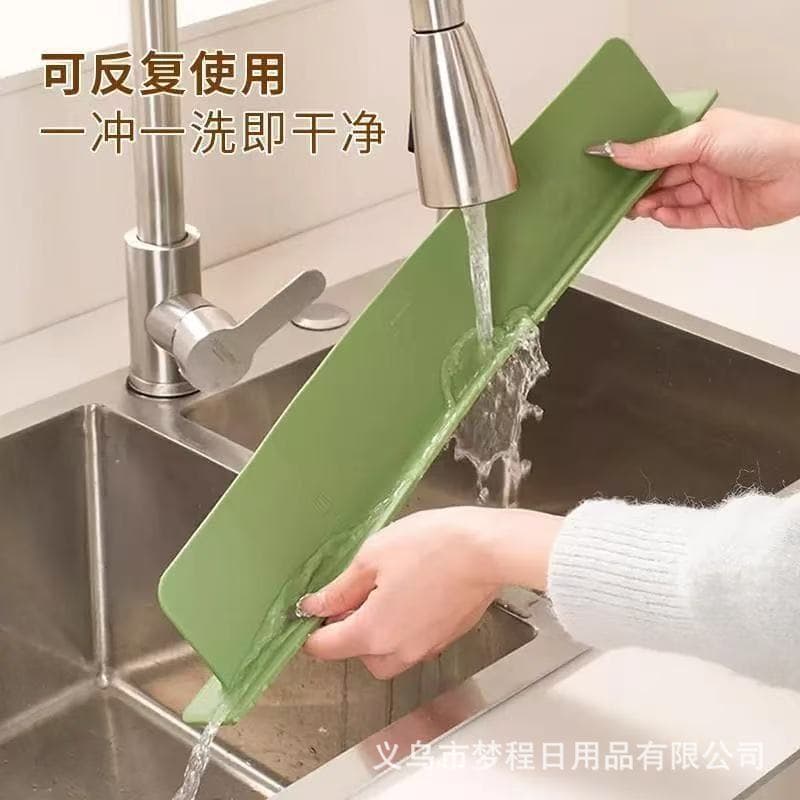 New In-Stock Household Kitchen Sink Splash Guard Silicone Waterproof Divider Water Barrier Sink Anti-Splash Board Water Stopper