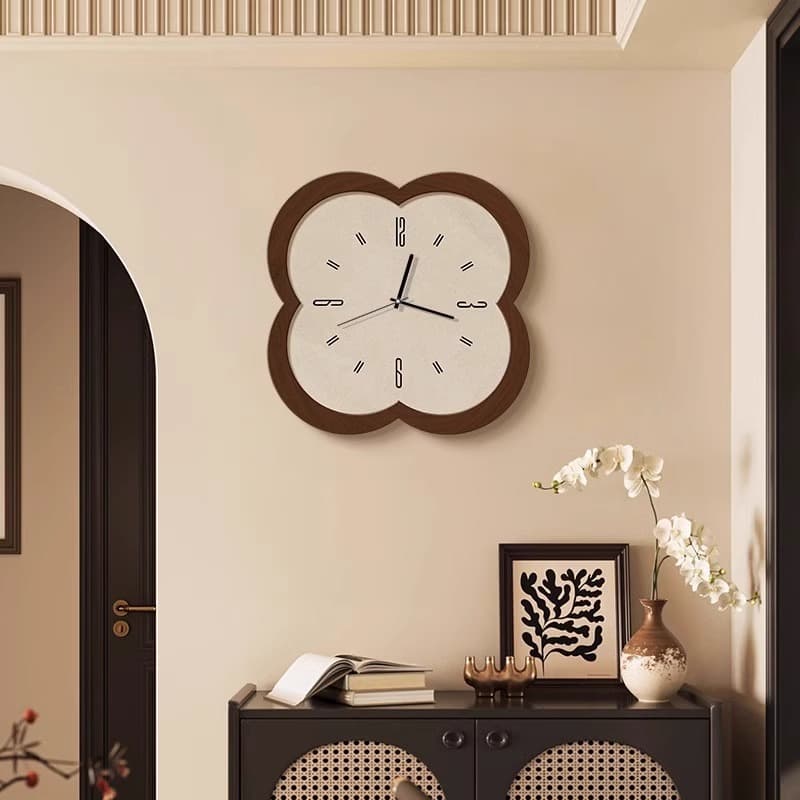 French Antique Wall Clock Living Room Clock High-End Retro Decorative Painting 2025 New Silent Clock Restaurant Painting