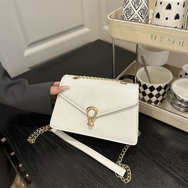 Fashionable Korean-style Crocodile Pattern New Shoulder Chain Bag for Women 2025 Spring Autumn Lock Buckle Crossbody Bag Small Square Bag