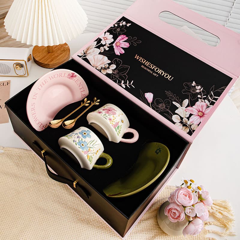 High-end exquisite gift box ceramic mug and saucer set, perfect for housewarming, weddings, or as a gift for best friends or couples.