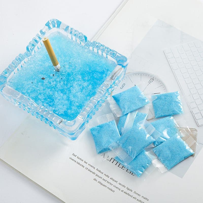 Smoke-eliminating sand for extinguishing cigarettes, removing smoke odor, and refreshing indoor air, disposable ashtray cleaning water gel sand