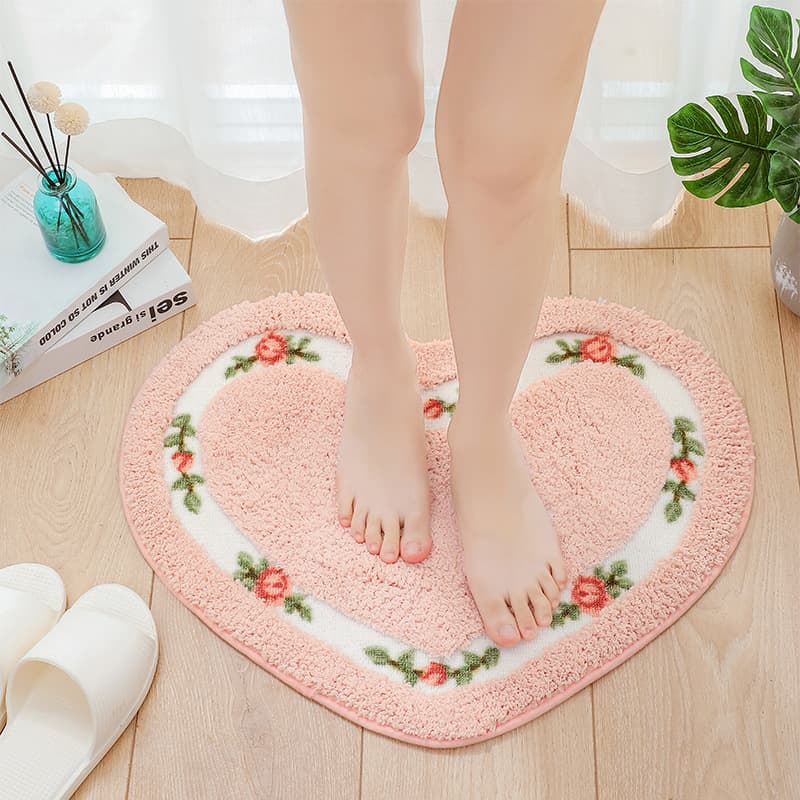Cute Heart-Shaped Small Rug Love Doormat for Girls' Princess Bedroom Room Door Mat Water-Absorbent Foot Pad Non-Slip Mat