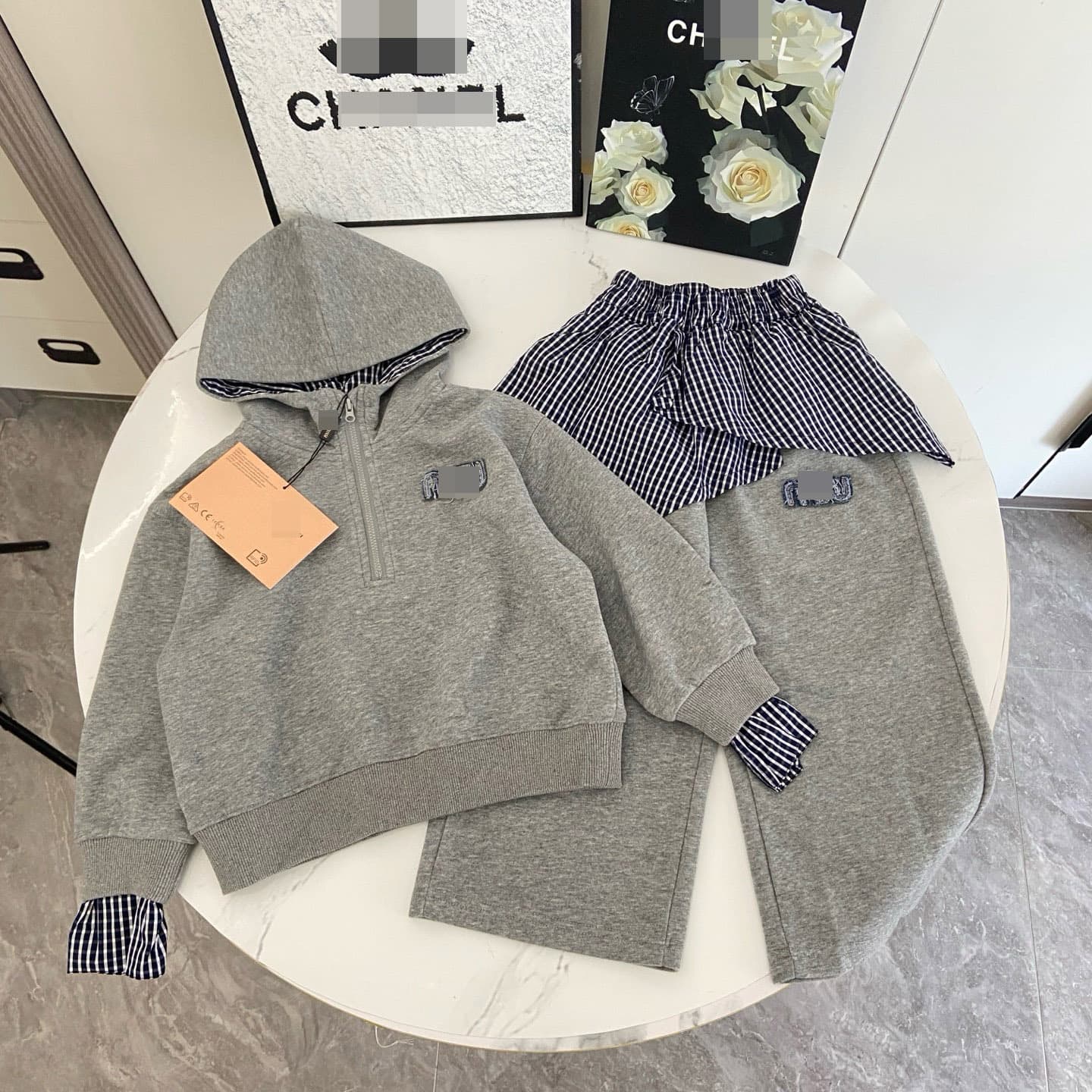 Autumn New Girls' Two-Piece Hooded Sweatshirt Set Trendy Stylish Casual Sportswear Outfit for Spring and Autumn