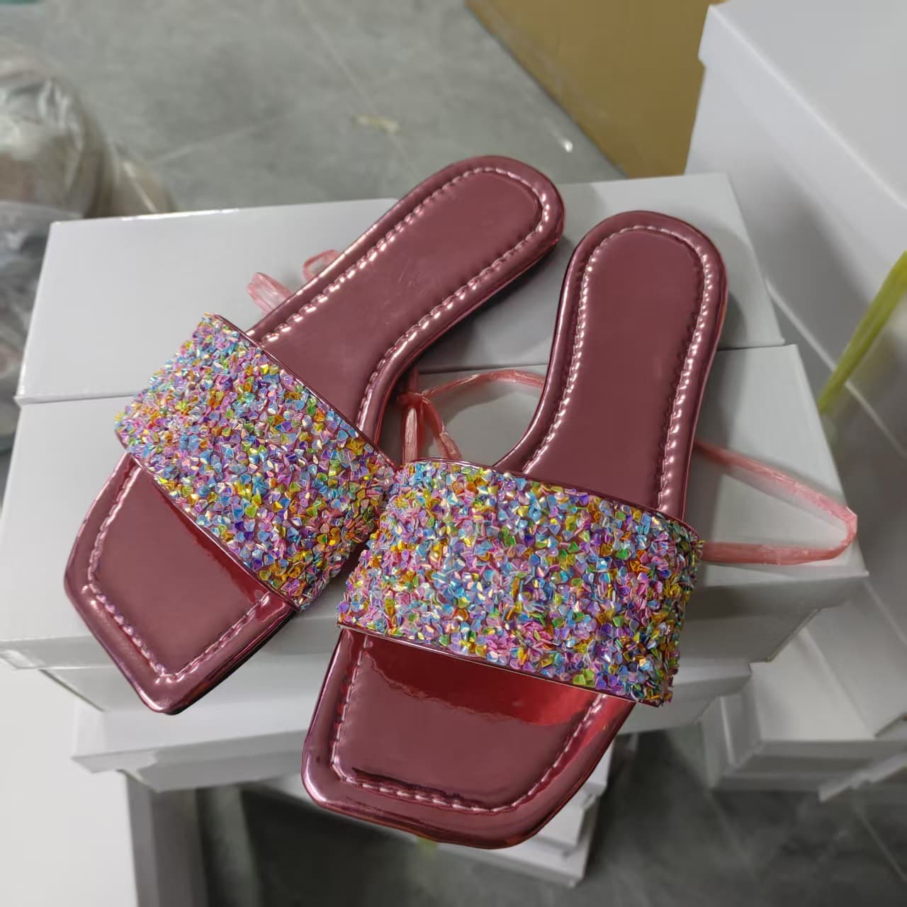 New Fashion Rhinestone Strap Sandals for Women Summer 2025 Square Toe Open Toe Soft Flat Beach Shoes