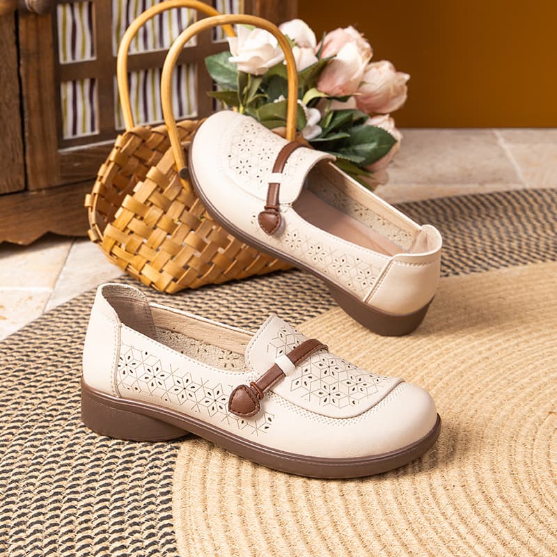 2025 New Soft-Sole Mother Shoes for Middle-Aged and Elderly Women, Summer Breathable Anti-Slip Hollow Hole Sandals