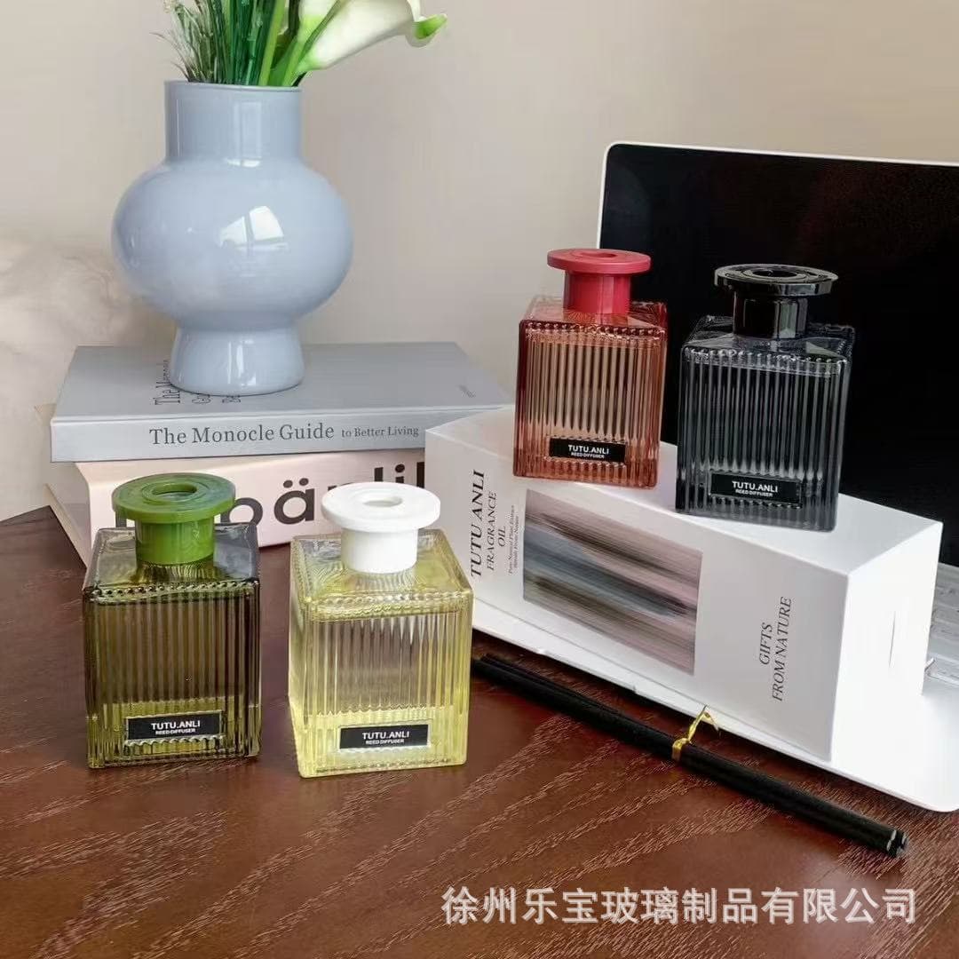 High-end Fireless Aromatherapy Diffuser Bottle Glass Reed Diffuser Bottle Car Aromatherapy Empty Bottle Premium Naked Bottle Ornament