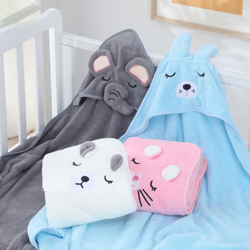 Soft Coral Fleece Baby Wrap Blanket with Hood for Bathing Cartoon Design Infant Carrier Blanket Comfortable Baby Clothing