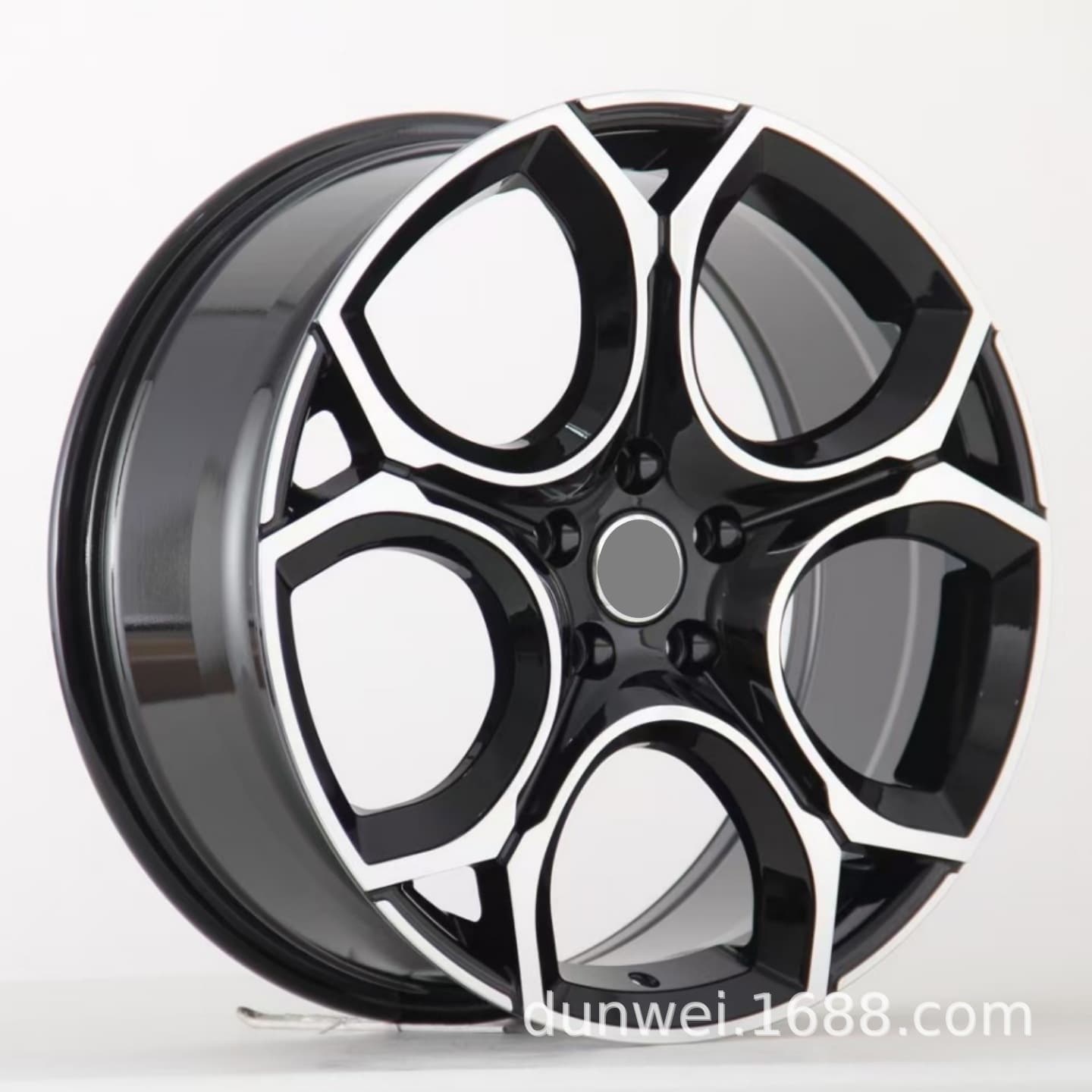 Fit for VW CC Sagitar Magotan Golf 6 7 Passat Lamando Tiguan Touran Skoda 17-inch wheel hub