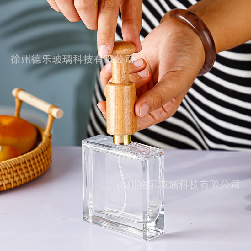 Manual Wooden Perfume Bottle Crimping Tool Suitable for 15mm Diameter Perfume Bottle Plastic Snap Spray Head Special Crimping Tool
