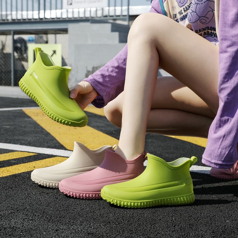 Autumn/Winter Low-Cut Fashionable Women's Rain Boots Outerwear Cute Waterproof Non-Slip Ladies' Shoes Cotton-Lined Warm