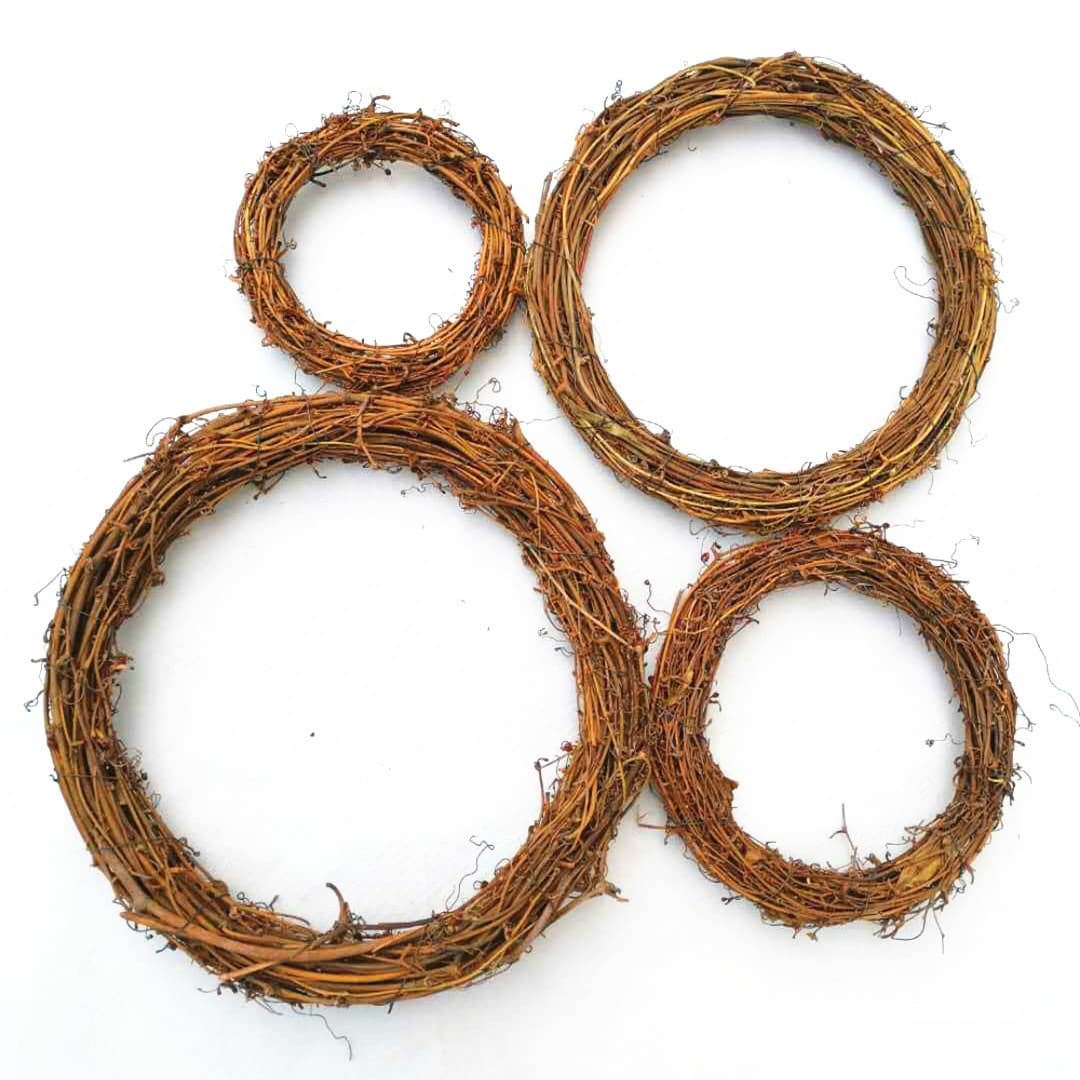Natural Rattan Wreath Ring for Christmas Floral Shop Decoration Accessories Handmade Vine Door Ring