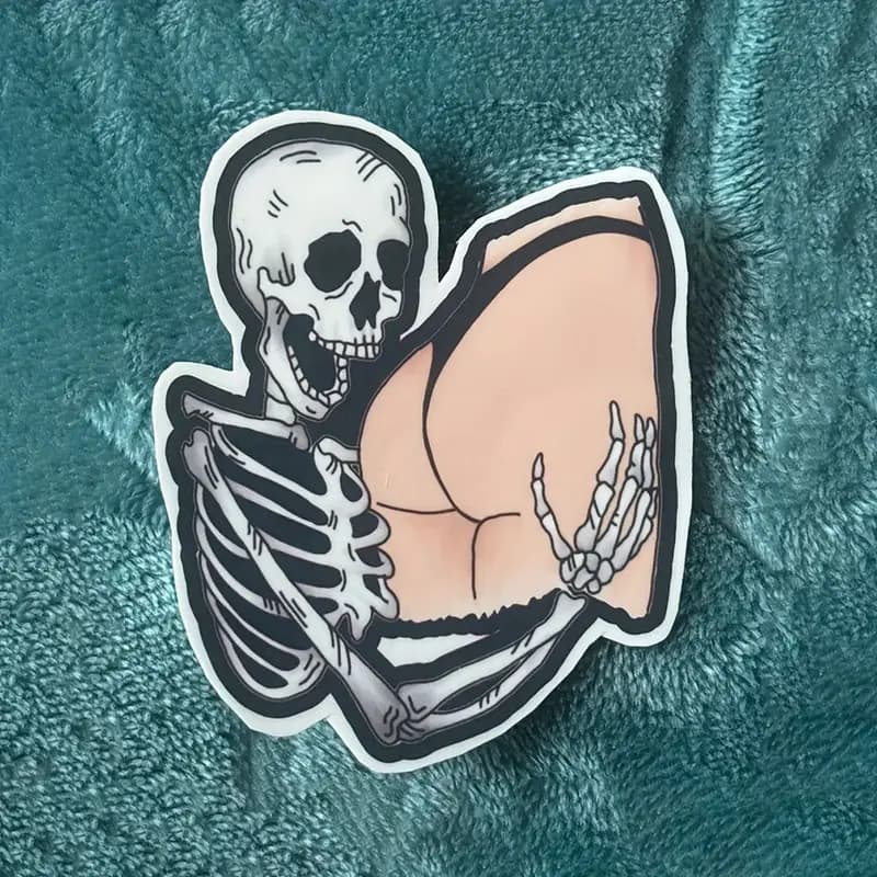 Playful skull holding buttocks car stickers PVC funny personality fun stickers car window body stickers cross-border foreign trade stickers