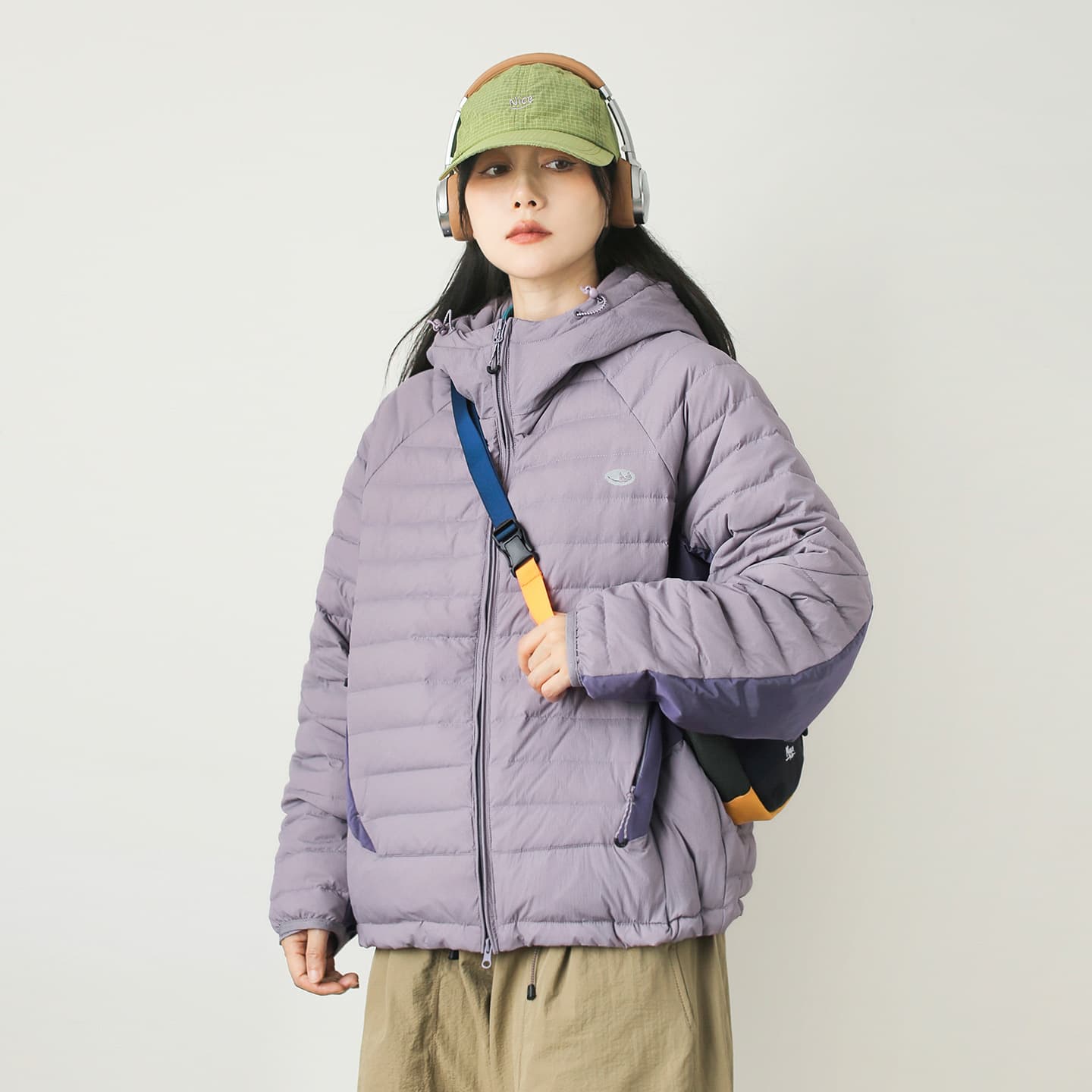 Unisex Mountain Outdoor Style Hooded Slim Down Jacket for Women, Short Style 90% White Duck Down Warm Lightweight Down Outerwear