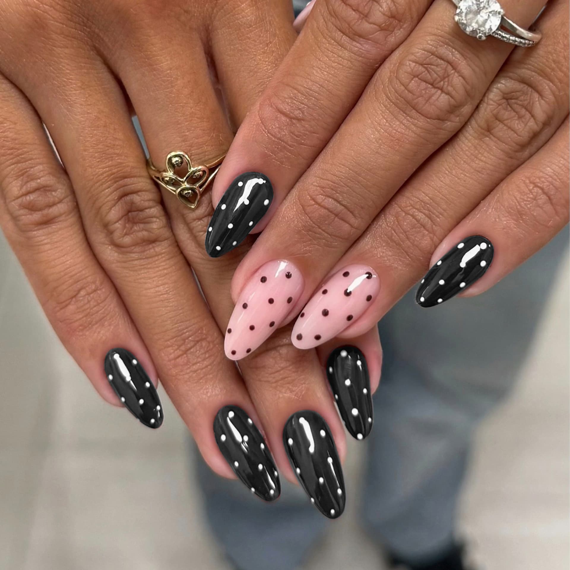 Simple White Polka Dot Wearable Nail Tips, Short Almond Nails, Cross-Border Best-Selling Press-On Fake Nails