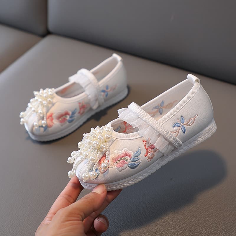 Spring Autumn New Girls Hanfu Shoes Children Embroidered Shoes Chinese Style Cloth Shoes Dance Shoes Soft Sole Performance Dance Shoes
