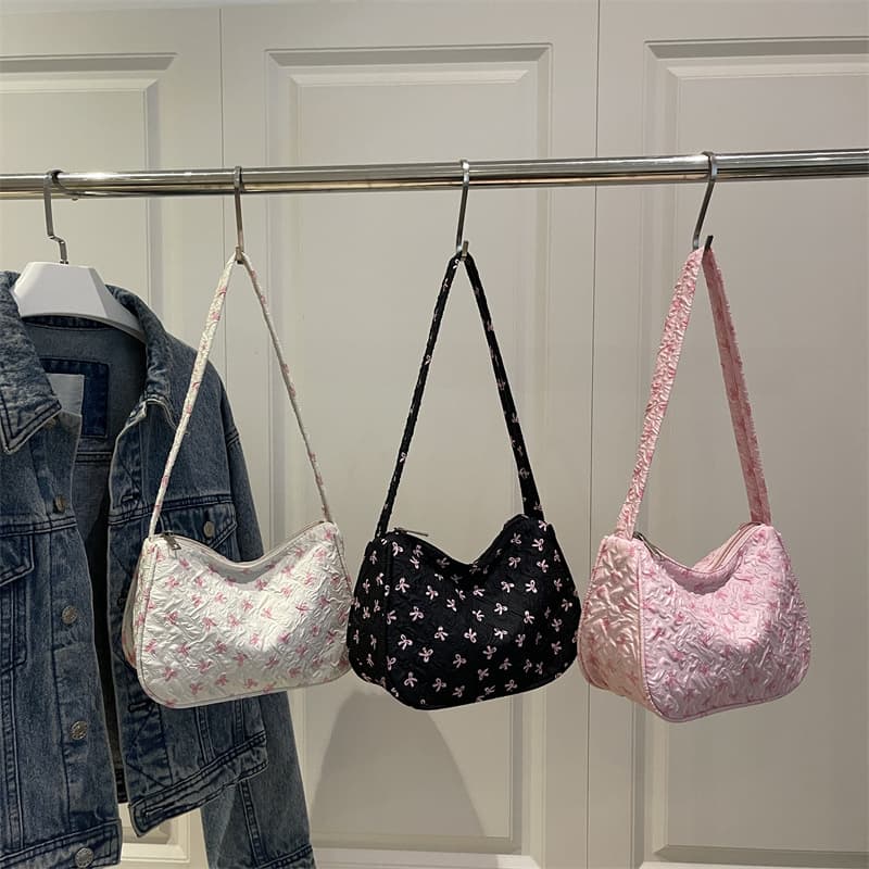 Large Capacity Shoulder Bag Autumn Pleated Floral Underarm Bag 2025 New Trendy Niche Design Sweet Stylish Commuter Bag