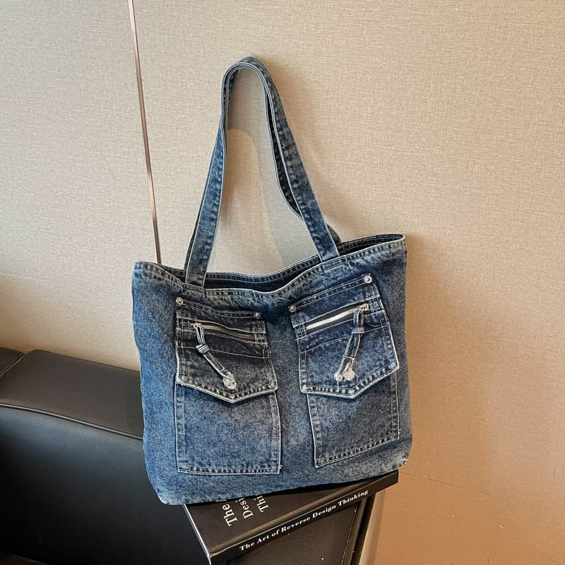 Double pocket motorcycle retro casual large-capacity denim bag 2026 new versatile mommy tote shoulder bag