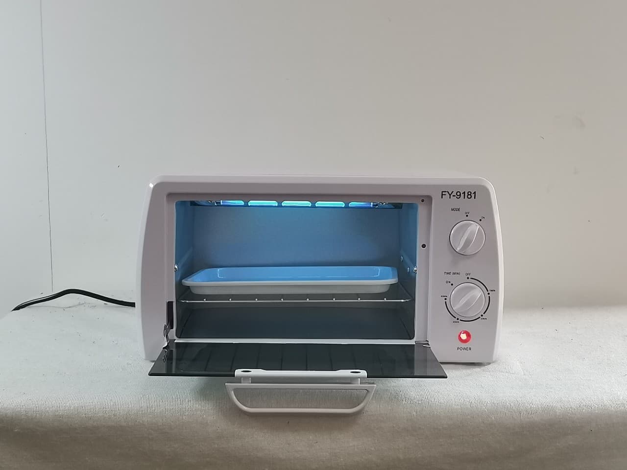 Mini UV Ozone Sterilizer with 60-Minute Timer, Suitable for Beauty/Hair/Nail & Medical Applications