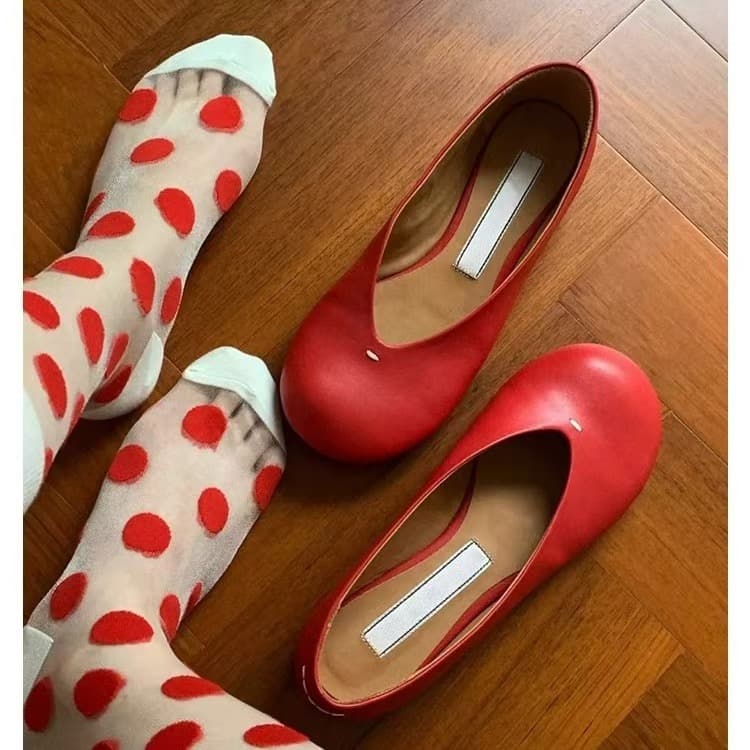 Classic Round Toe Flat Bottom Red Shoes Retro Grandma Style Women's Slip-On Large Head Leather Flats Comfortable Casual Footwear