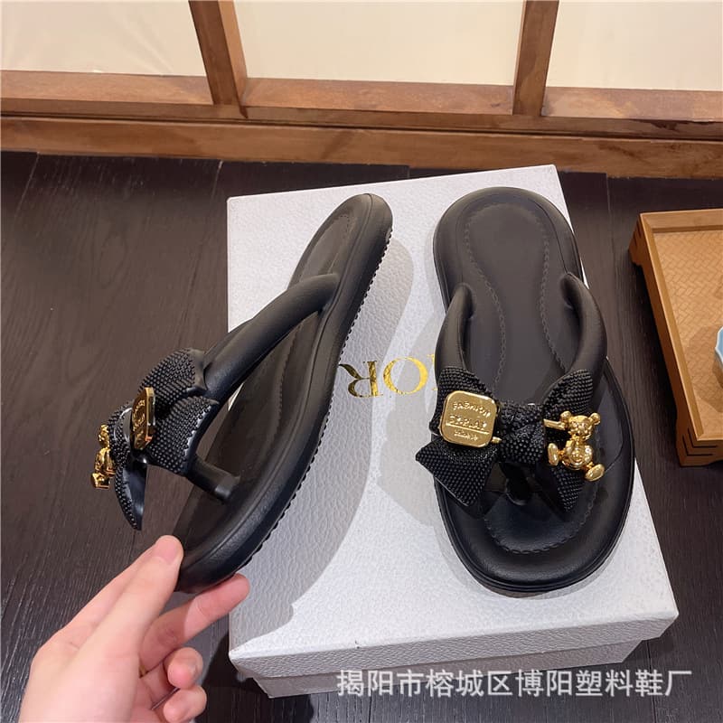 Cloud-like Soft Sole Slippers for Women 2026 Summer New Butterfly Bow Sweet Thick Sole Beach Flip Flops