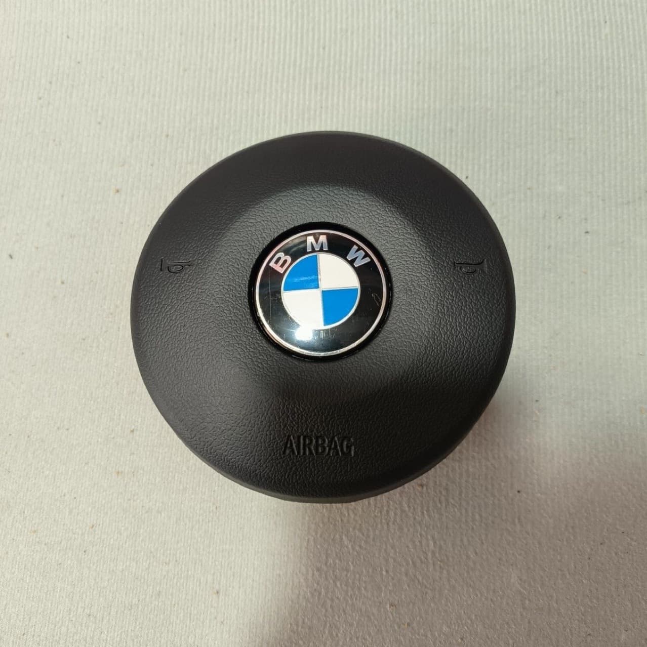 Suitable for BMW X1 X2 X3 X4 X5 X6 X7 steering wheel cover main cover horn cover horn shell