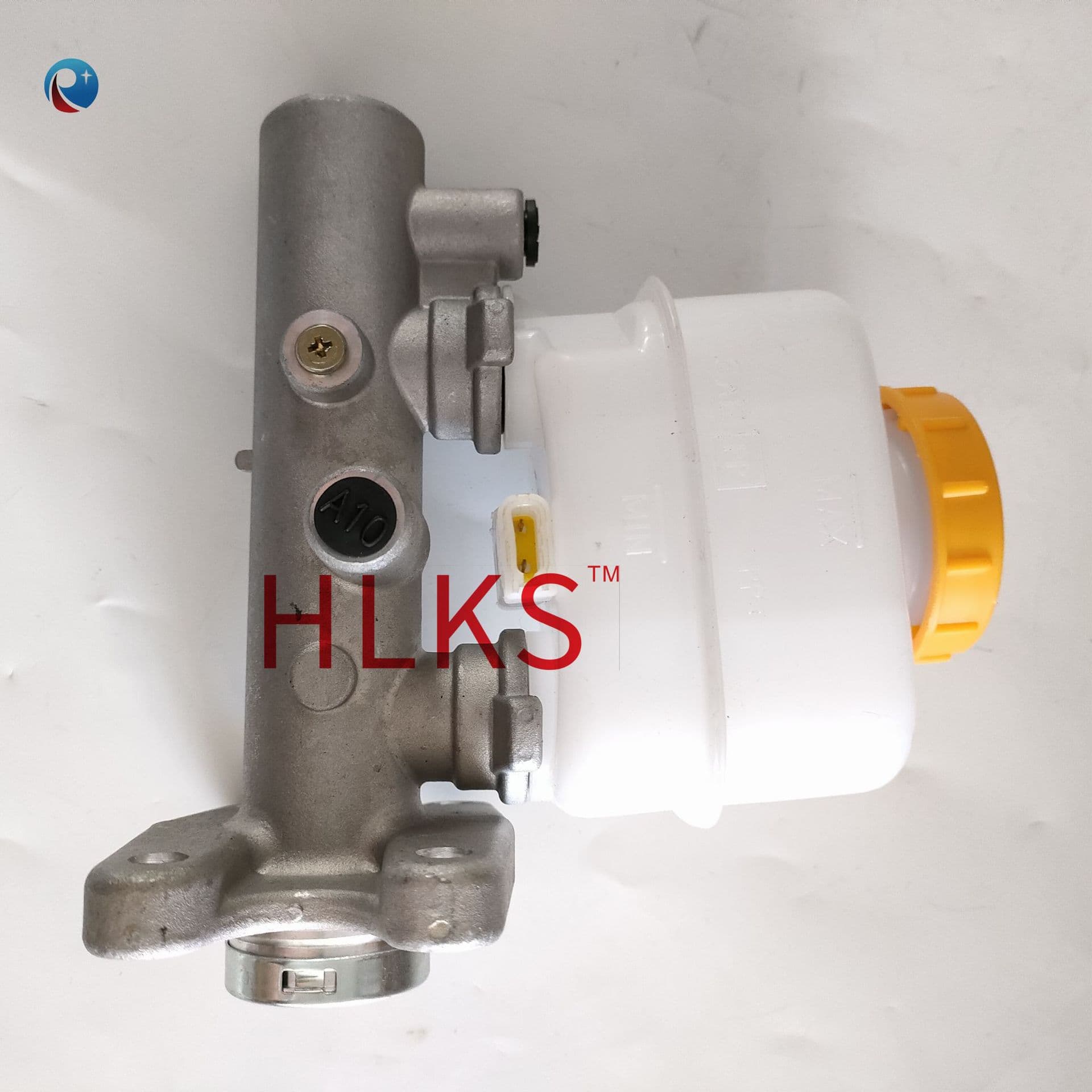 For NISSAN TD42 brake master cylinder left peptide NISSAN brake master cylinder 46010-VB000