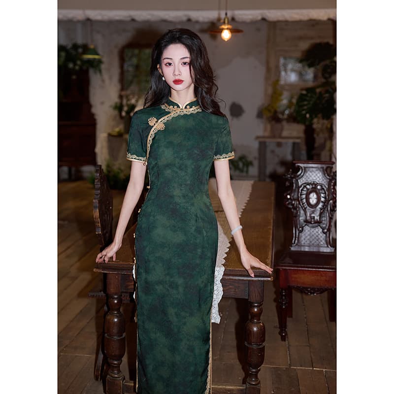 Red Eye Old Shanghai Cheongsam 2025 Summer New Short Sleeve Long Modified Elegant Young Style Mother Retro Dress