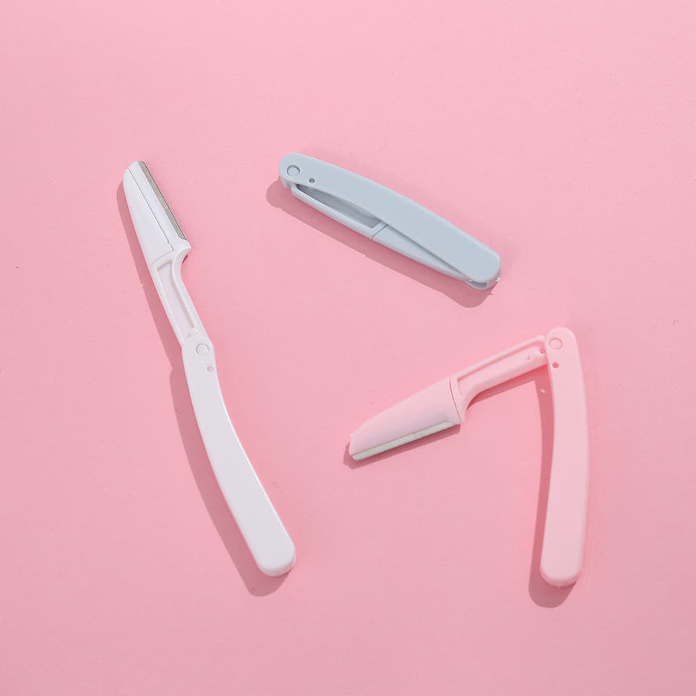 Professional Eyebrow Razor and Scissors Set with Brow Comb, Beginner-Friendly Eyebrow Trimmer Grooming Kit for Women