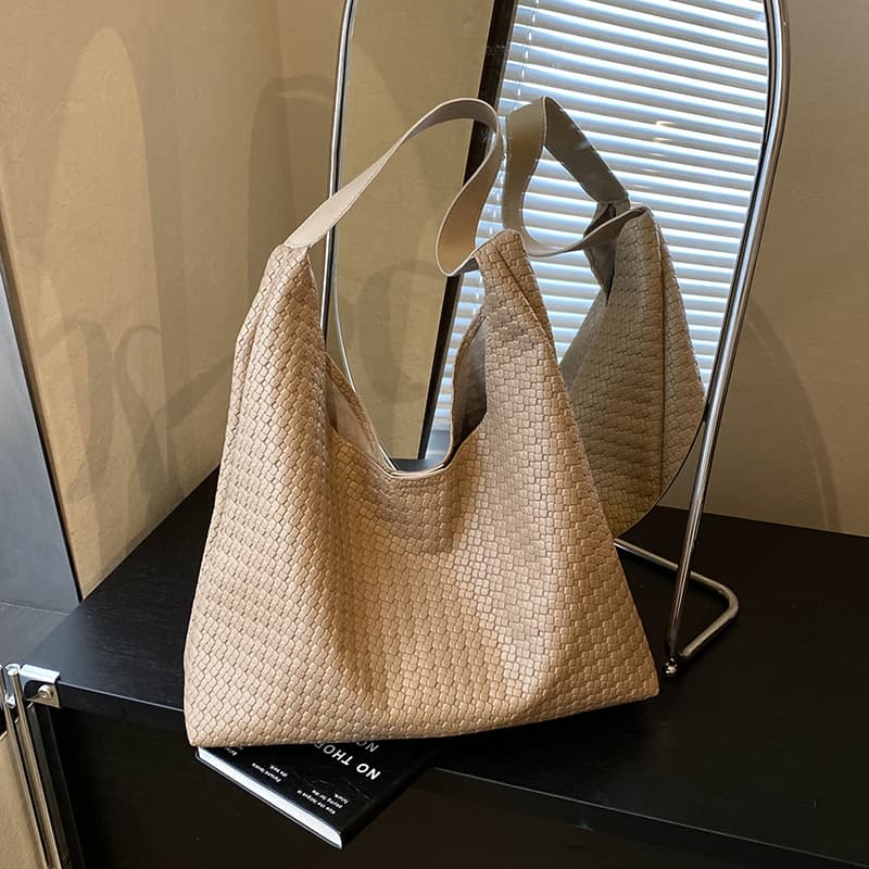 Large Capacity Mother-Daughter 2025 Fall Fashion Solid Color Textured Woven Trendy Commuter Tote Shoulder Bag for Women
