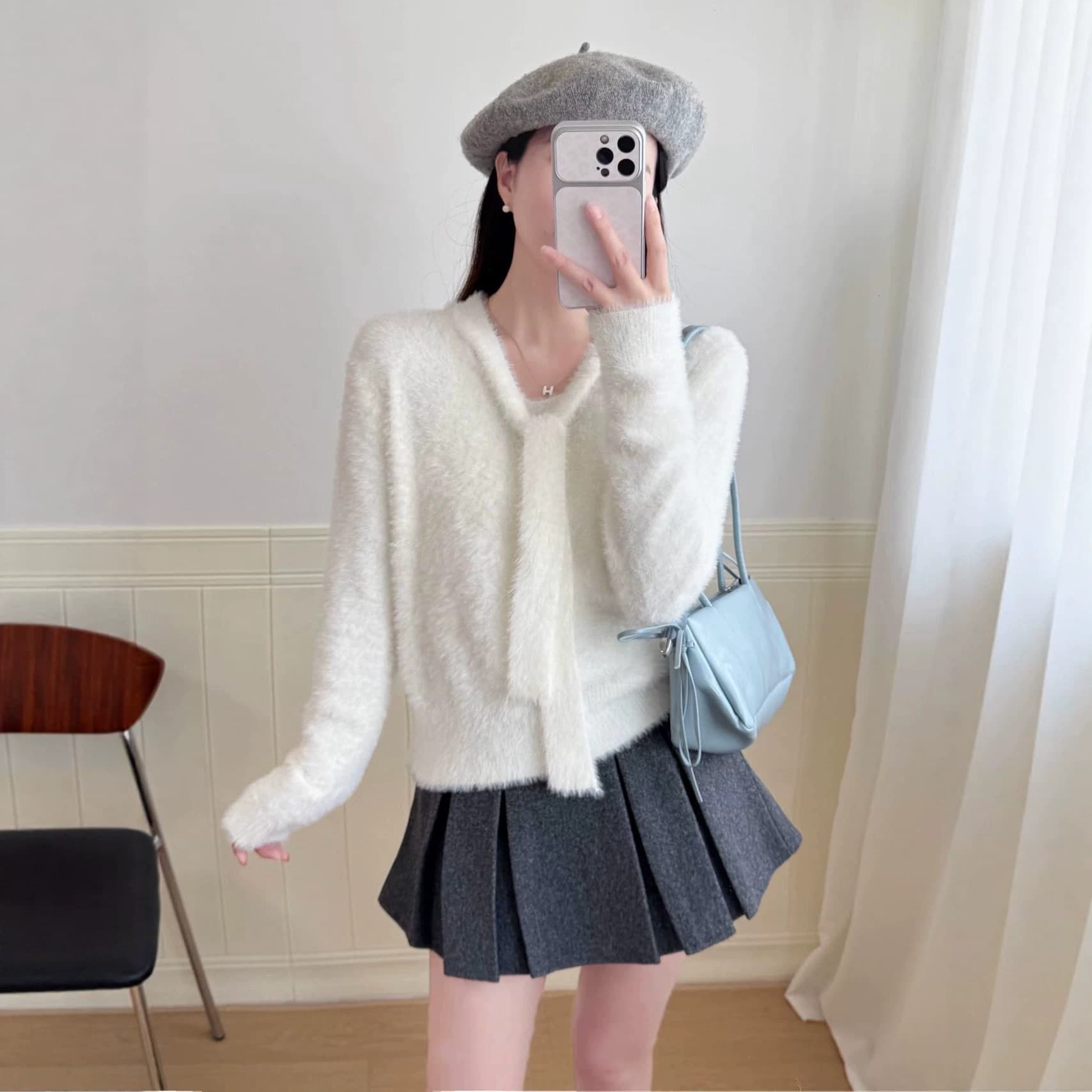 Soft waxy imitation mink velvet bow sweater for women Autumn and winter short V-neck plush versatile knitted tops supply