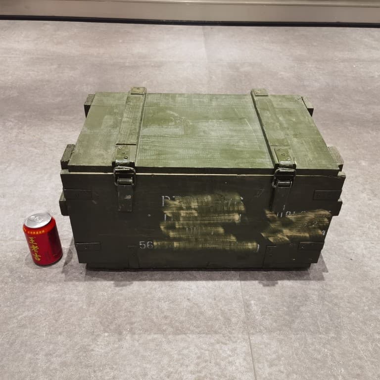 No. 6 Wooden Bee Swarm Trap Box, Retired Old Wooden Box, Decommissioned Old Box, Decorative Prop Ornament, Unique Storage Box, Fishing
