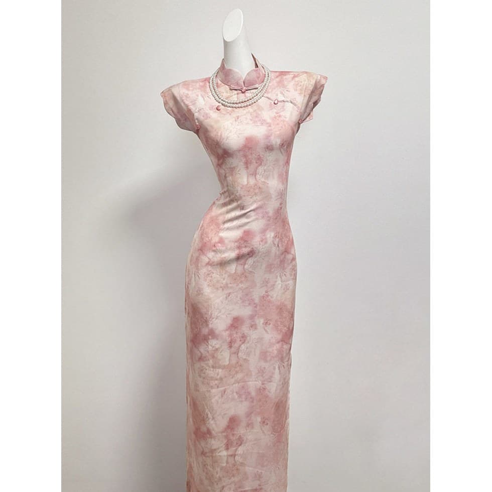 High-end and elegant pink modern Chinese-style cheongsam, 2025 new summer style, traditional double-breasted exquisite engagement dress, long style.