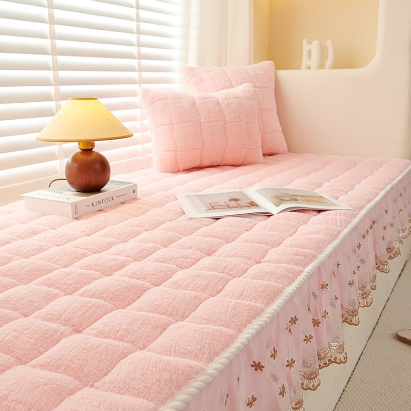 Yilanmei new rabbit plush lace-edged bay window cushion, windowsill pad, thickened anti-slip machine washable tatami balcony cushion.