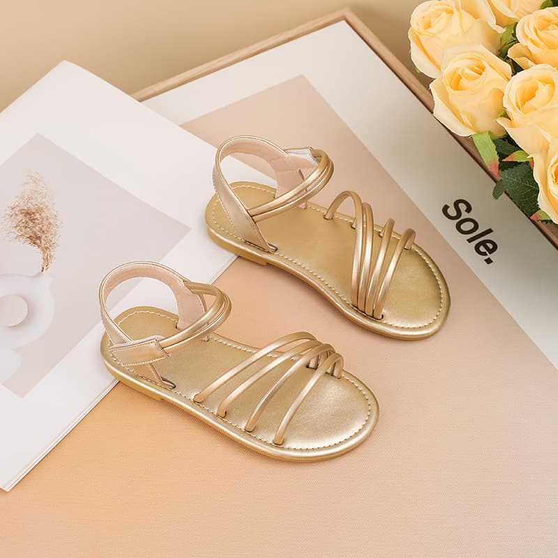 Cross-border Gold Children's Sandals 2024 Girls Roman Style Hollow Breathable Kids Sandals Soft Sole Elegant Girls Sandals