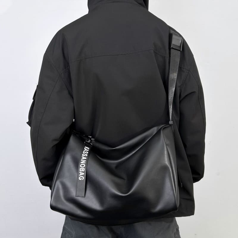 2023 New Large Capacity Crossbody Bag Textured Gym Bag Men's Premium Soft Leather Fashion Shoulder Bag Simple Trendy