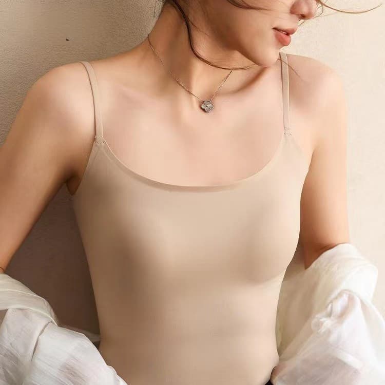 Seamless Foundation Vest with Built-In Bra Pads for Women, Invisible Foundation Liquid, Beautiful Back Bra with Straps