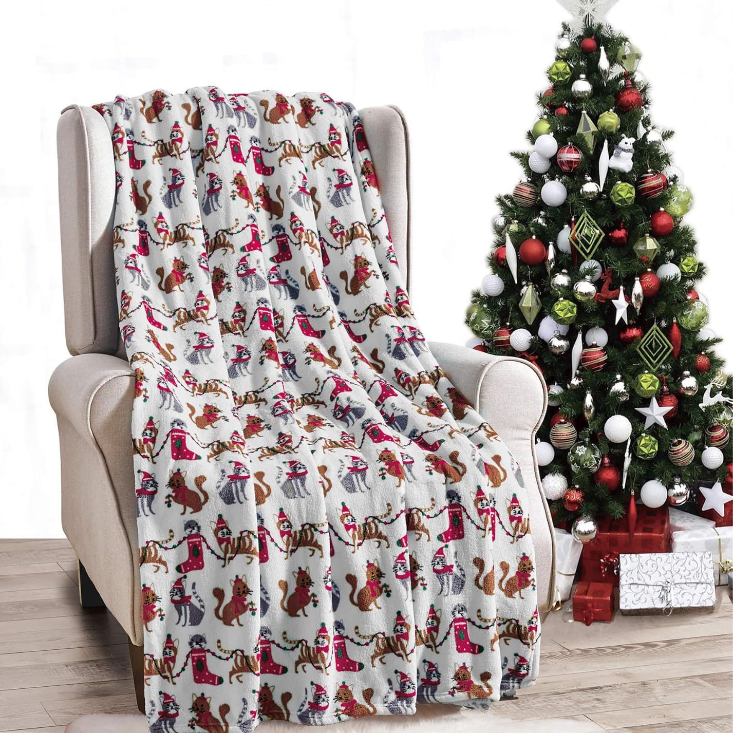 Christmas-themed pattern blanket, soft and comfortable flannel warm throw, home cover blanket, birthday and holiday gift.