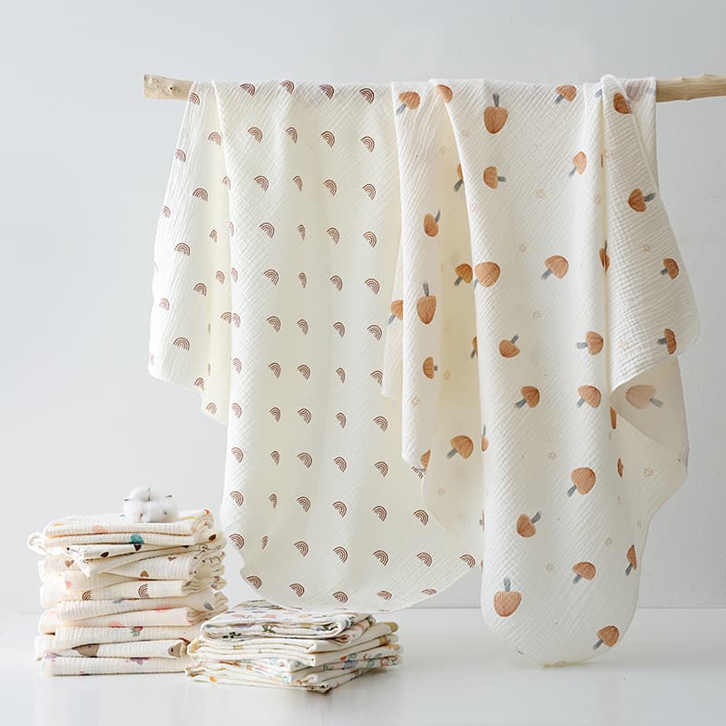 Factory wholesale baby double-layer gauze swaddle sheets, soft newborn swaddle blankets for hospitals, and bath towels for newborns.