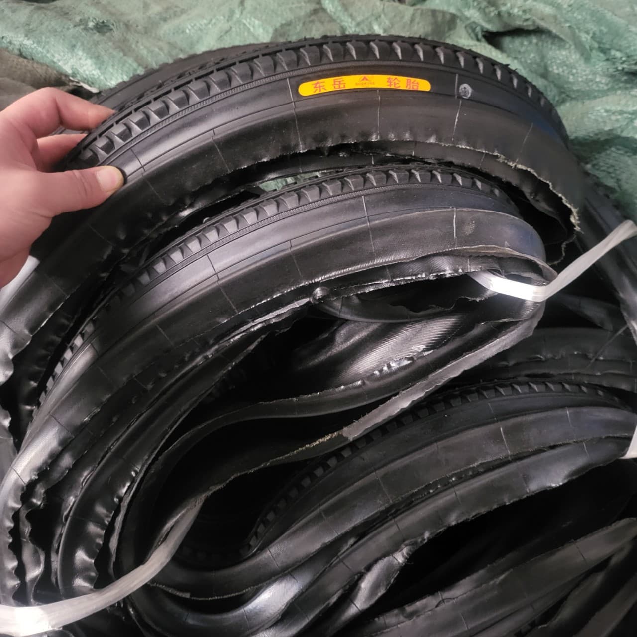 Dongyue Bicycle Outer Tires 28-inch Old-Style Soft Bead Outer Tires